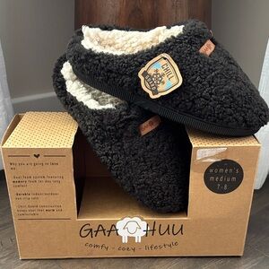 GAAHUU Chill Guard warmth,indoor/outdoor nonslip, sole,memory foam comfy slipper